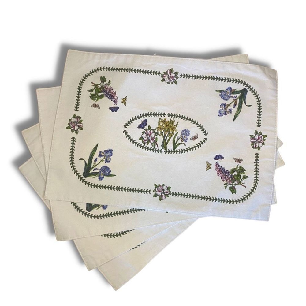 Place Mats And Table Runner Set Floral Print White